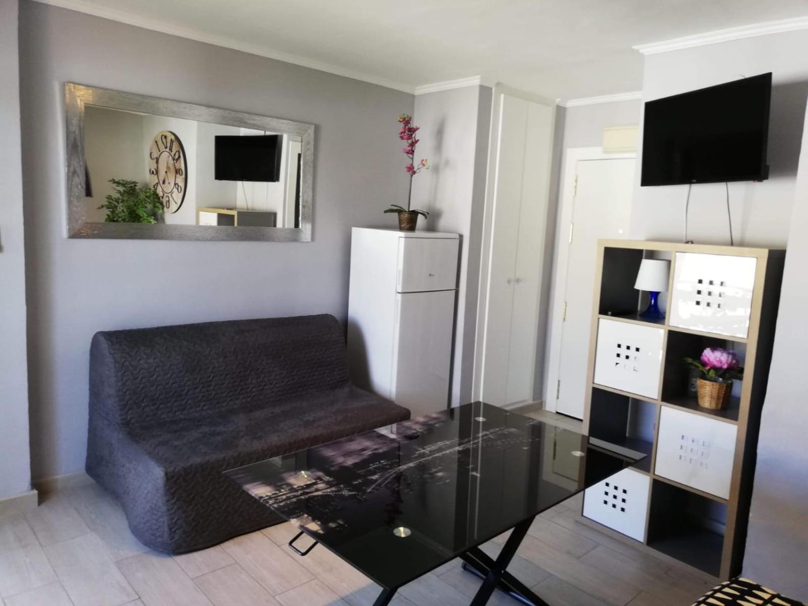 Costa Del Sol Apartment เบนัลมาเดนา ภายนอก รูปภาพ