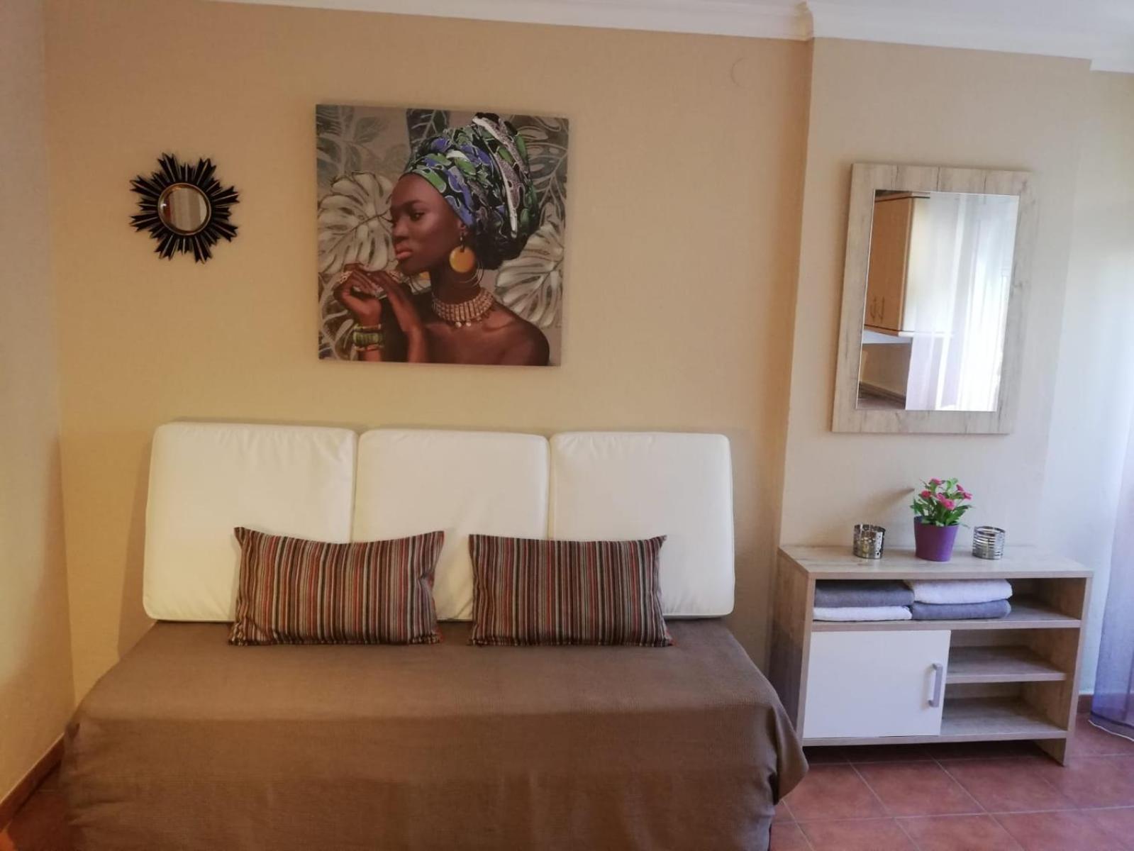 Costa Del Sol Apartment เบนัลมาเดนา ภายนอก รูปภาพ